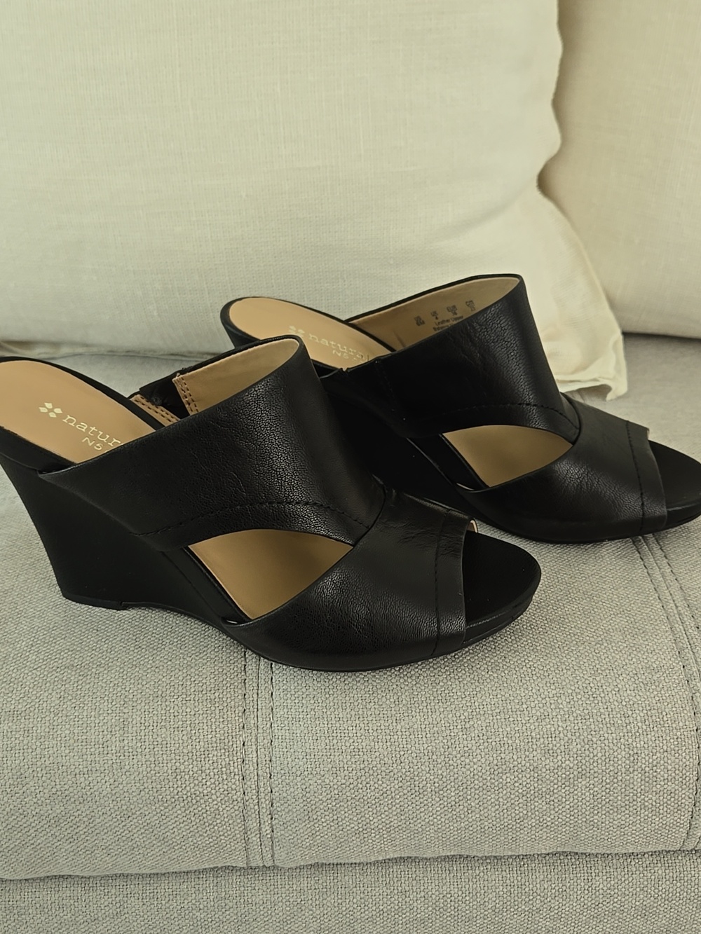 Naturalizer Women’s Leather Black Crossband Slide Mules - NWOT